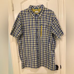 Men’s button down short sleeve Columbia shirt. XXL.